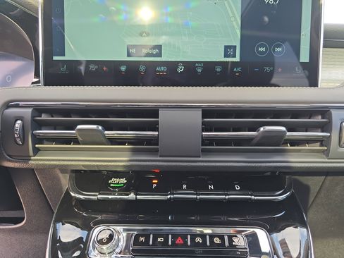 New 2026 Lincoln Corsair Premiere image 20