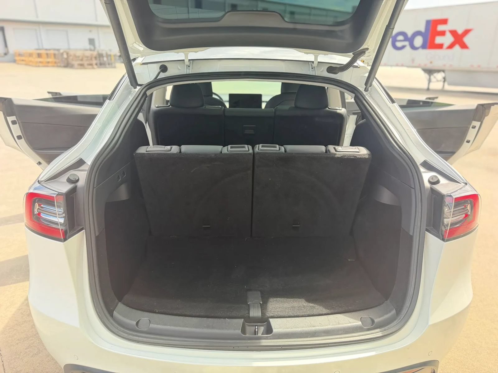 Used 2021 Tesla Model Y Long Range AWD/4WD image 21