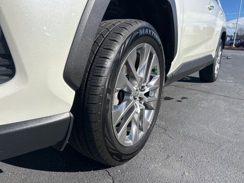 Used 2020 Toyota RAV4 Limited image 12