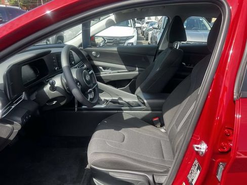Certified 2026 Hyundai Elantra SE FWD image 15