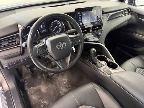 Used 2024 Toyota Camry SE image 12