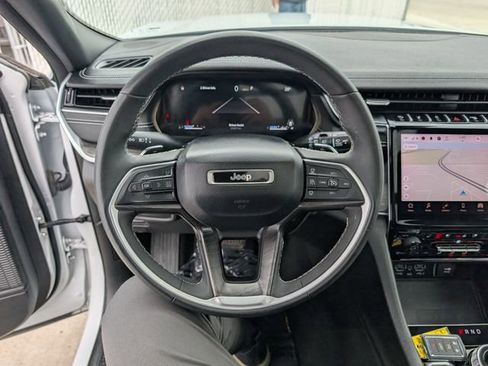 Used 2024 Jeep Grand Cherokee L Limited w/ Luxury Tech Group II image 13