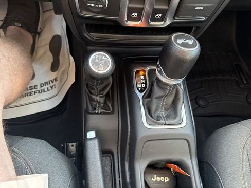 Used 2024 Jeep Wrangler Sport AWD/4WD image 6