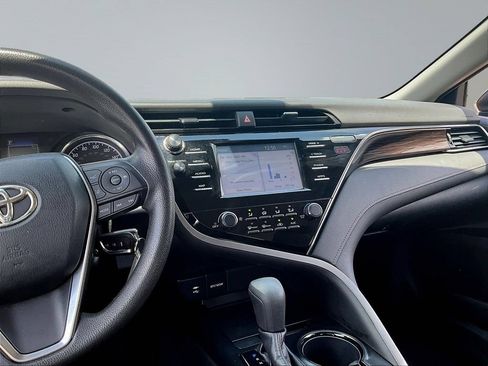 Used 2019 Toyota Camry LE FWD image 11