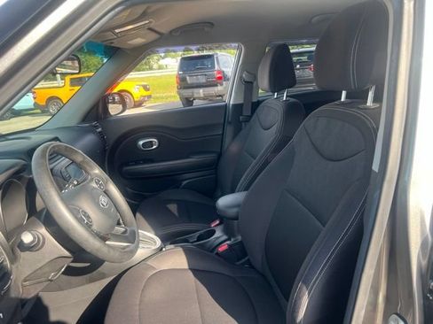 Used 2017 Kia Soul w/ Convenience Package FWD image 15