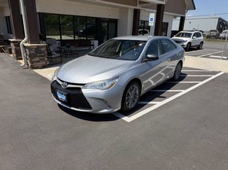 Used 2016 Toyota Camry SE FWD video 2