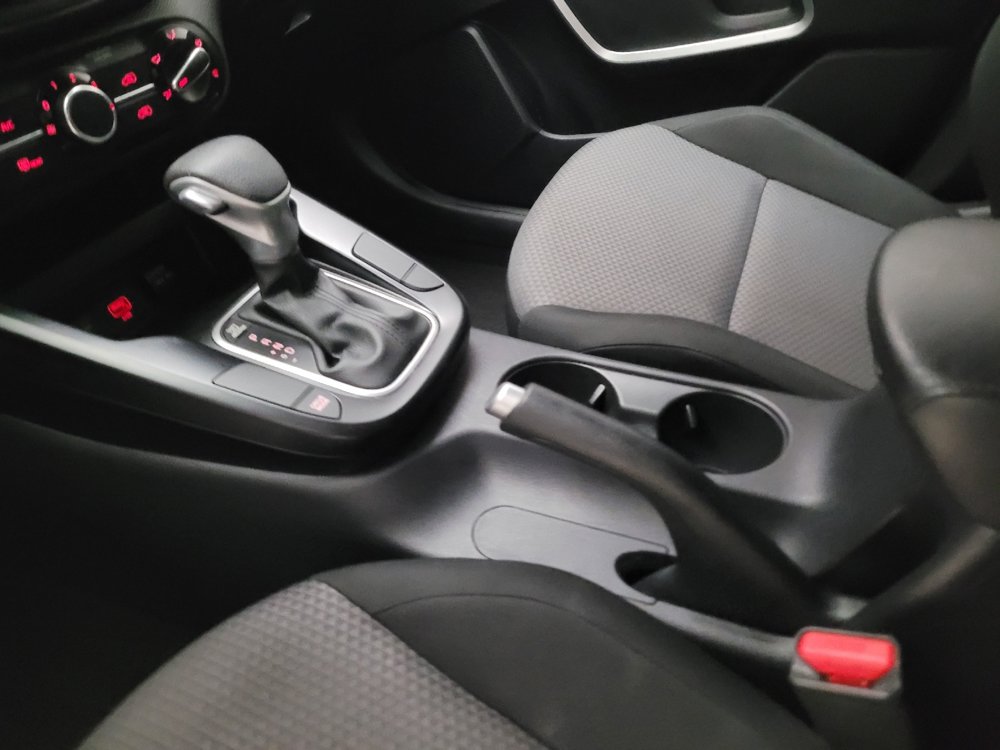 Used 2020 Kia Soul LX FWD image 26