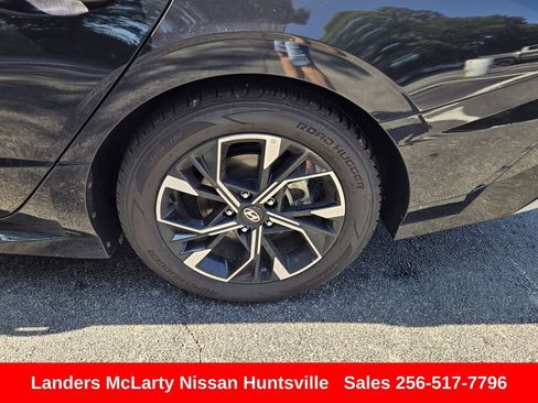 Used 2024 Hyundai Sonata SEL FWD image 12