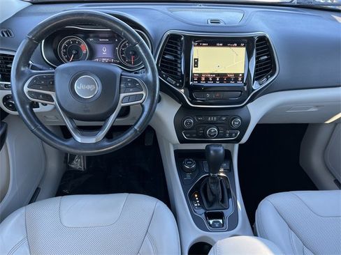 Certified 2020 Jeep Cherokee Limited image 3