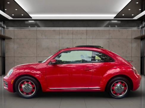 Used 2018 Volkswagen Beetle 2.0T S FWD image 5