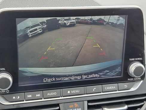 Used 2024 Nissan Altima 2.5 SV FWD image 19