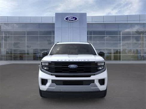 New 2025 Ford Expedition Max Platinum w/ Driver's Package image 6