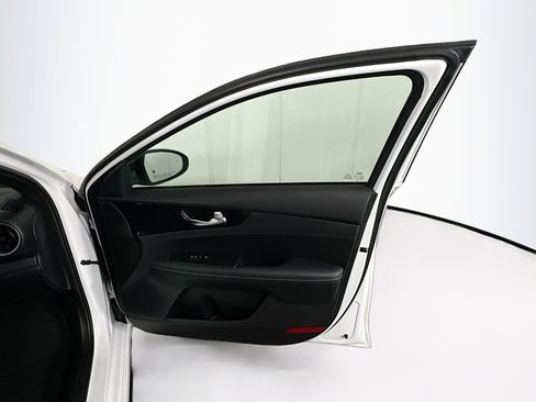 Used 2024 Kia Forte GT-Line image 30