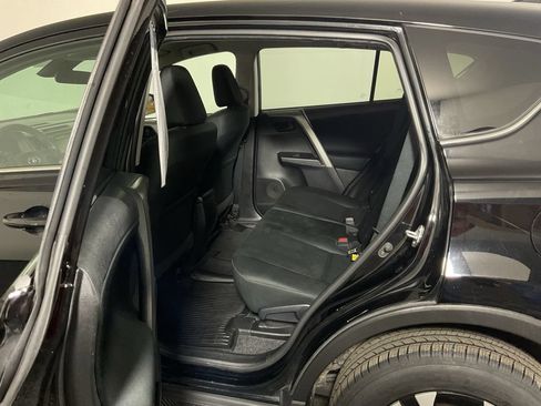 Used 2018 Toyota RAV4 LE w/ All Weather Liner Package AWD/4WD image 31