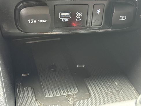 Used 2020 Hyundai Veloster Turbo FWD image 30