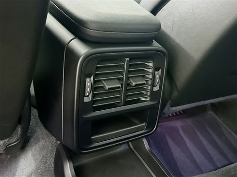 Used 2020 Porsche Taycan 4S image 28