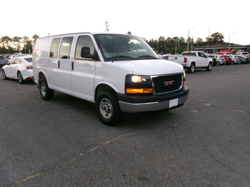 Used 2025 GMC Savana 2500 w/ Driver Convenience Package RWD image 7