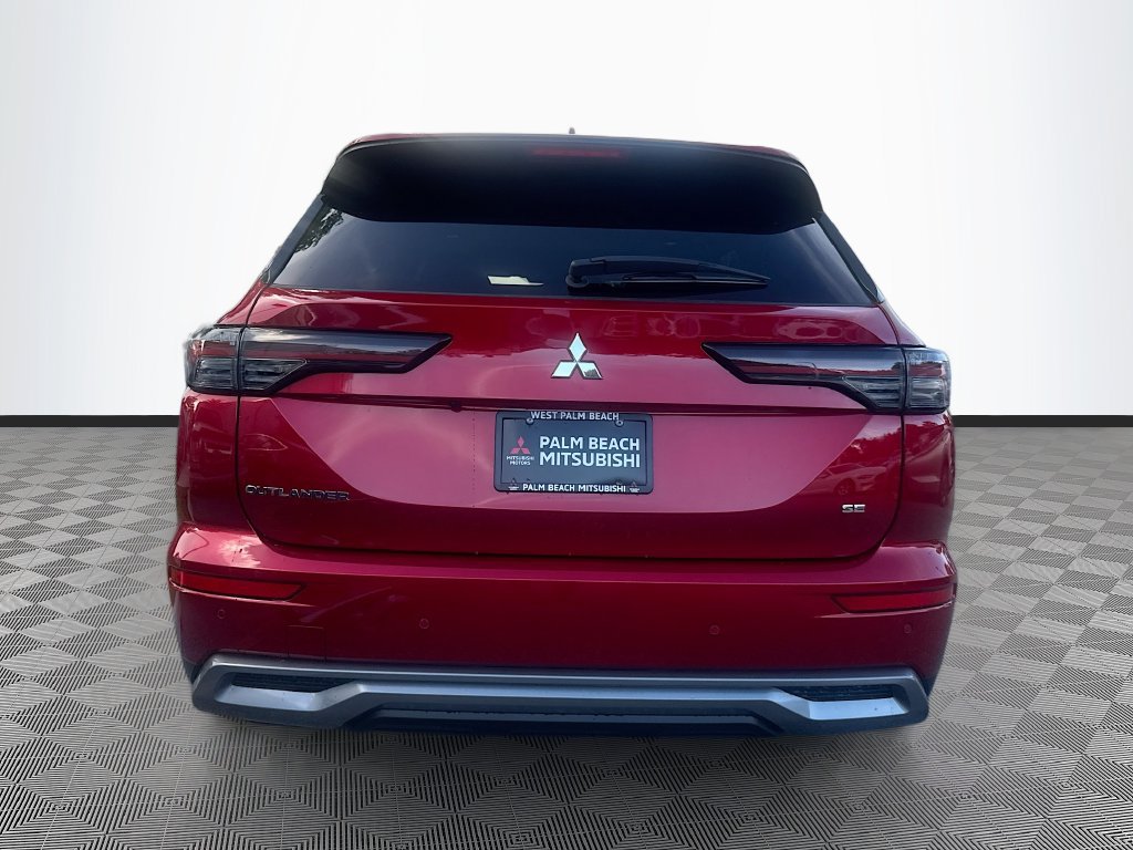 Used 2025 Mitsubishi Outlander SE FWD image 6