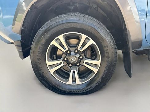 Used 2019 Toyota Tacoma SR5 AWD/4WD image 36