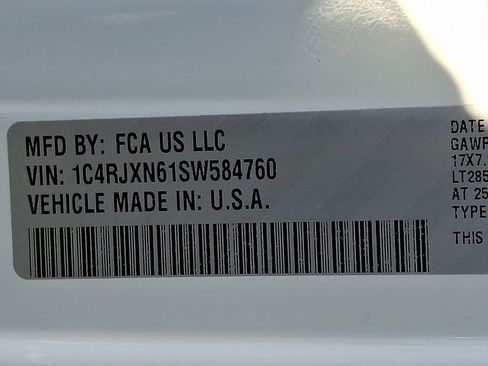 Used 2025 Jeep Wrangler Willys 4xe image 31