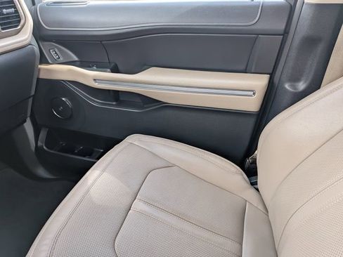 Used 2024 Ford Expedition Limited image 25