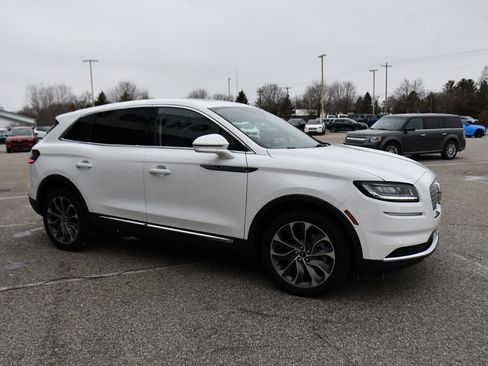 Used 2023 Lincoln Nautilus Reserve AWD/4WD image 7