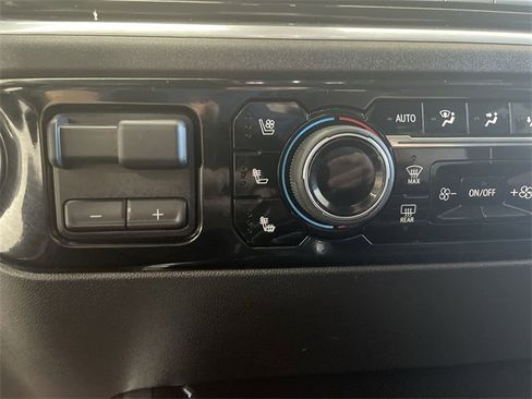 Certified 2025 Chevrolet Silverado 2500 LTZ w/ LTZ Premium Package image 30