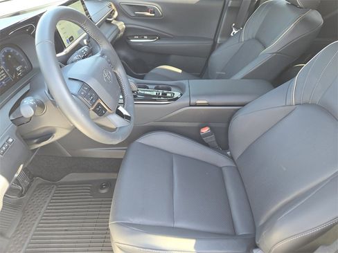 Used 2025 Toyota Crown Signia image 15