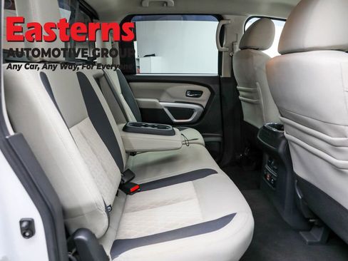 Used 2020 Nissan Titan SV w/ SV Convenience Package image 25