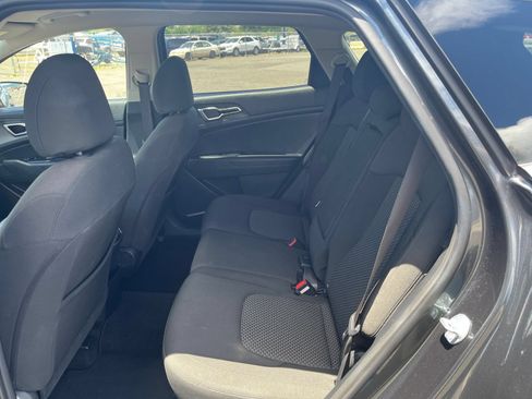 Used 2025 Kia Sportage LX FWD image 21