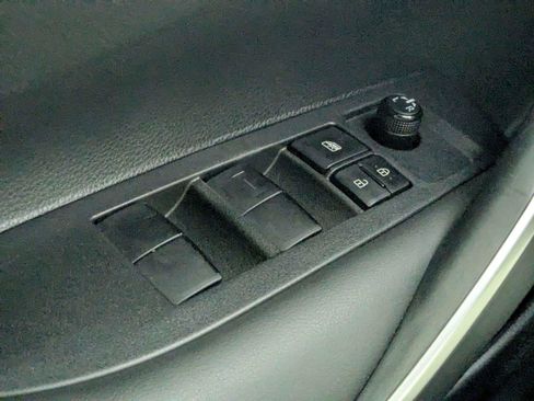 Used 2022 Toyota Corolla SE FWD image 13