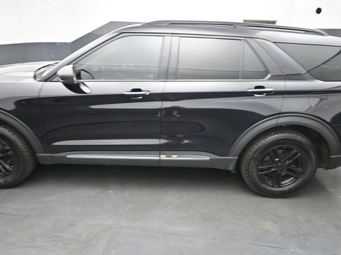 Used 2021 Ford Explorer XLT w/ Equipment Group 202A AWD/4WD image 14