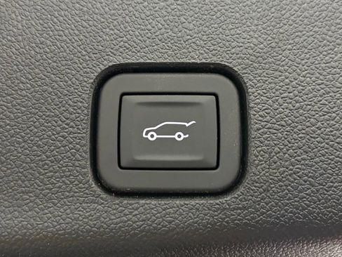 New 2026 GMC Acadia Denali w/ Super Cruise Package image 15