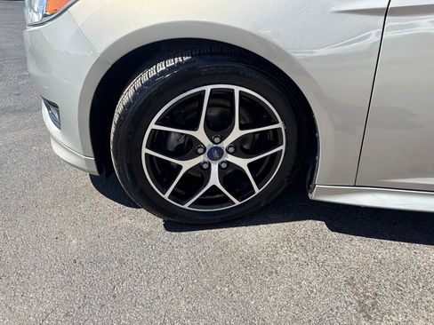 Used 2015 Ford Focus SE w/ SE Sport Package FWD image 43
