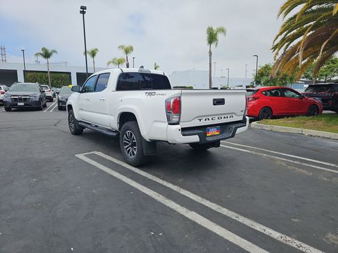 Used 2020 Toyota Tacoma TRD Sport w/ Technology Package RWD image 5