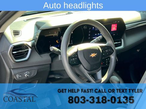 Used 2024 Chevrolet TrailBlazer LT w/ Driver Confidence Package image 5