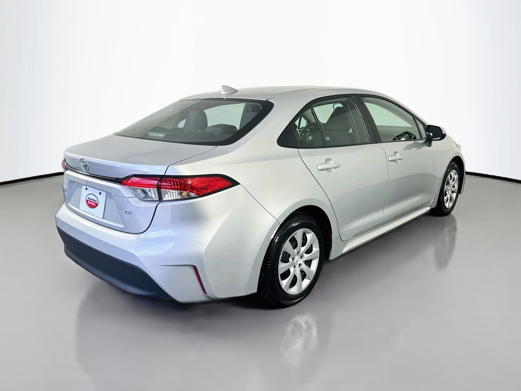 Used 2024 Toyota Corolla LE FWD image 5