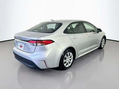 Used 2024 Toyota Corolla LE FWD image 5