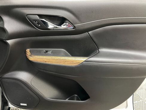 Certified 2019 GMC Acadia Denali w/ Technology Package image 41