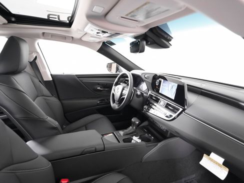 New 2025 Lexus ES 350 w/ Premium Package image 18