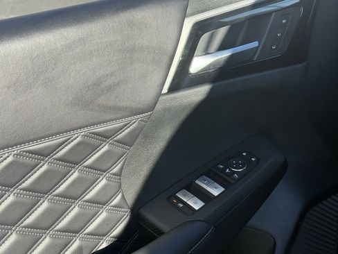 Used 2025 Mitsubishi Outlander SEL image 9