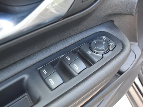 Used 2020 GMC Terrain SLT image 12