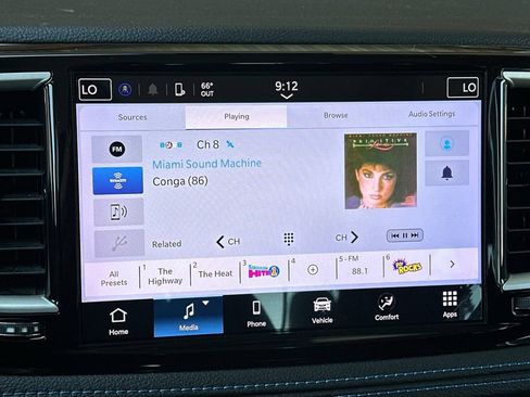 Used 2021 Chrysler Pacifica Touring FWD image 19