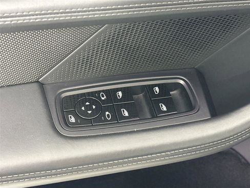 Certified 2020 Porsche Taycan Turbo S AWD/4WD image 31