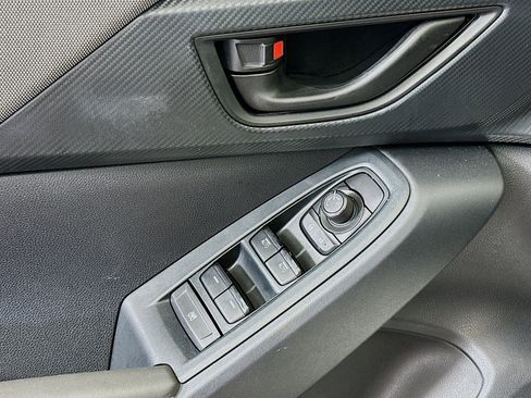 Used 2025 Subaru Crosstrek 2.0i Premium image 15