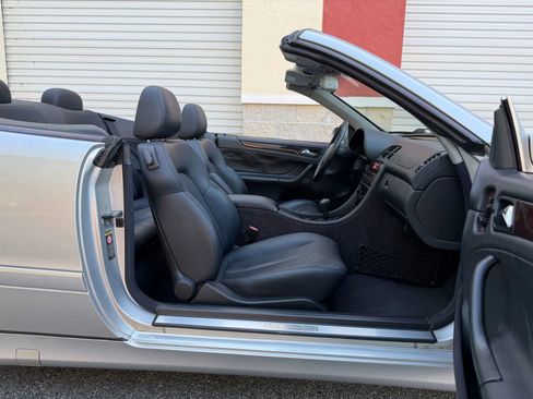 Used 2000 Mercedes-Benz CLK 320 Cabriolet image 23