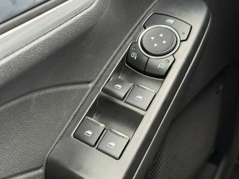 Used 2025 Ford Escape Platinum AWD/4WD image 4
