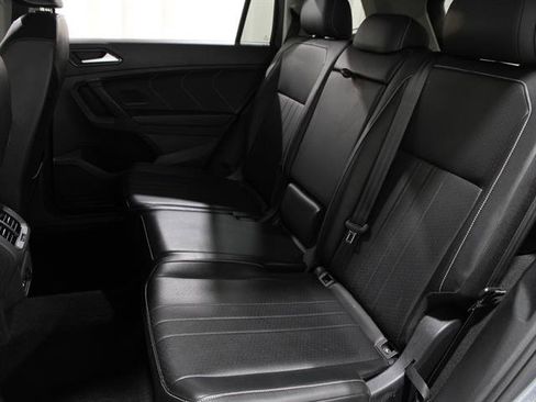 Certified 2024 Volkswagen Tiguan SE image 18