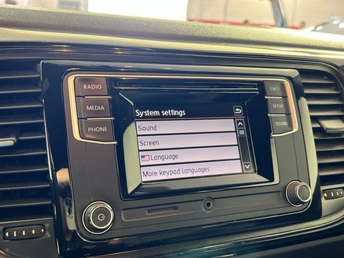 Used 2019 Volkswagen Beetle 2.0T S image 20