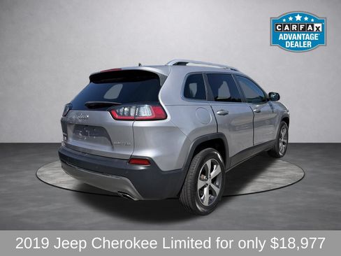 Used 2019 Jeep Cherokee Limited AWD/4WD image 3